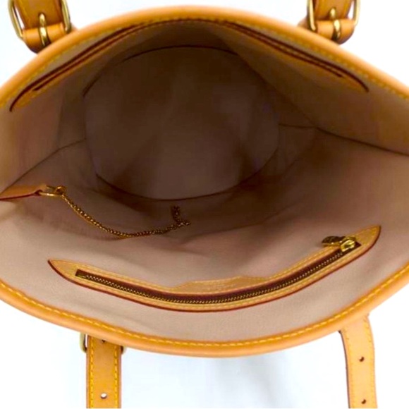 $1300 Value CUSTOMER APPRECIATION HOLIDAY GIVEAWAY: LV Bag to @saraaras1! - Picture 6 of 16